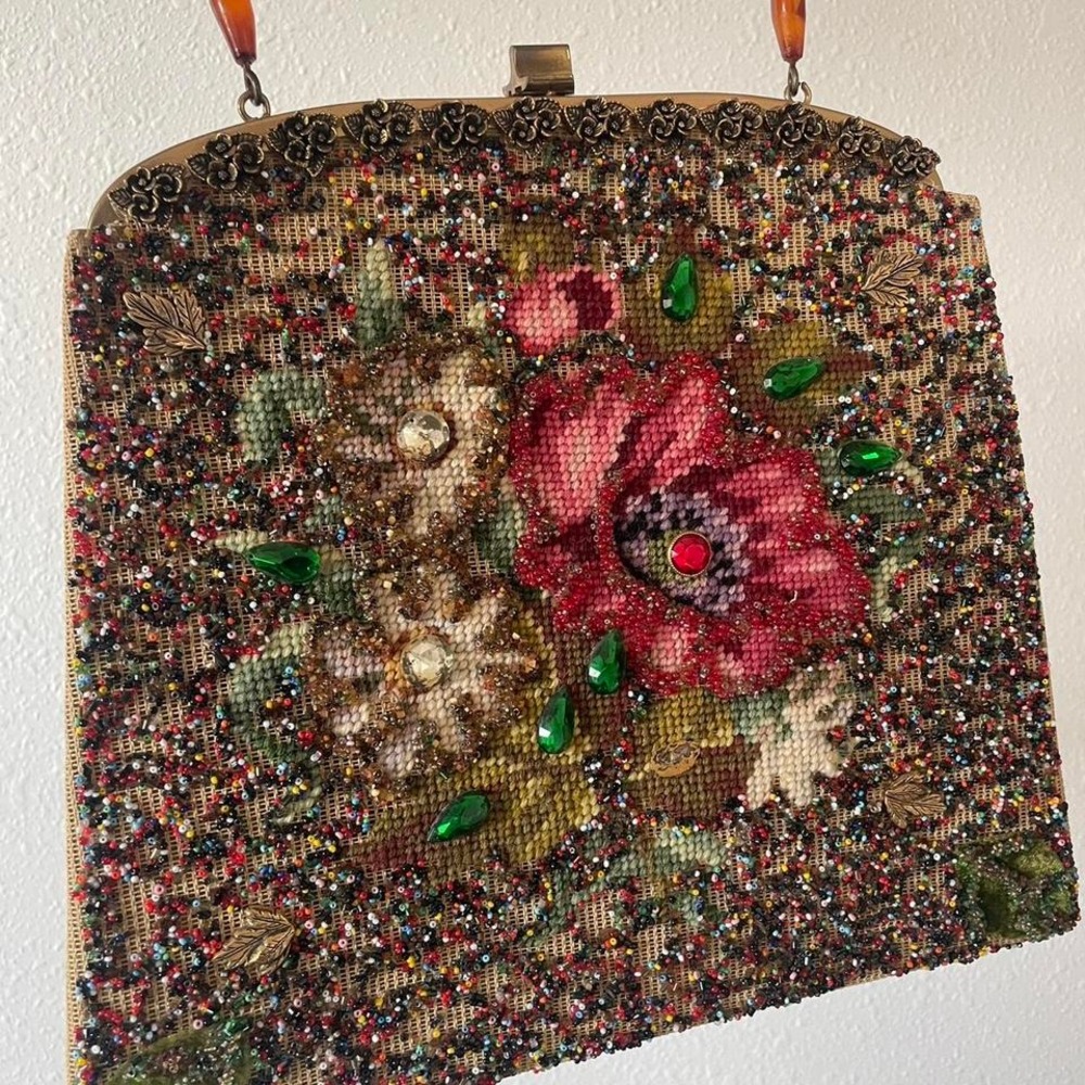 Circa 1950s - 1960s Soure Beaded Tapestry Purse‎ - Picture 8 of 8